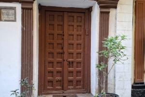 モンバサ：フォート・イエス、旧市街、スパイスマーケット、シヴァ寺院、トゥクトゥクに乗る