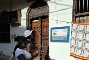 モンバサ：フォート・イエス、旧市街、スパイスマーケット、シヴァ寺院、トゥクトゥクに乗る