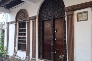 モンバサ：フォート・イエス、旧市街、スパイスマーケット、シヴァ寺院、トゥクトゥクに乗る