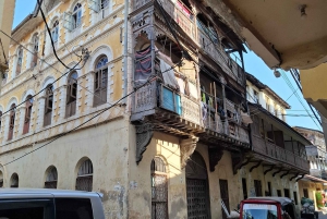 モンバサ：フォート・イエス、旧市街、スパイスマーケット、シヴァ寺院、トゥクトゥクに乗る