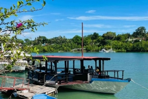 モンバサのムトワパ・クリーク：穏やかな海でのボートツアー、サンセットクルーズをお楽しみください