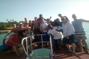 モンバサのムトワパ・クリーク：穏やかな海でのボートツアー、サンセットクルーズをお楽しみください