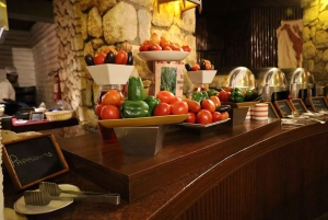 Nairobi or Mombasa: 2-Day Salt Lick Safari Lodge Tour