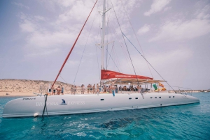 From Lanzarote: Sailing Day Trip Around La Graciosa
