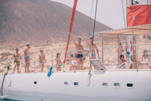From Lanzarote: Sailing Day Trip Around La Graciosa
