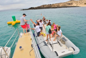 From Lanzarote: Sailing Day Trip Around La Graciosa