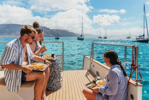 La Graciosa: Island Cruise with Lunch and Water Activities