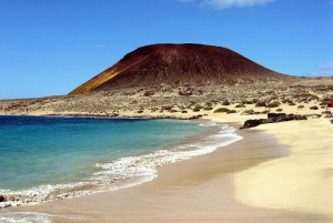 Lanzarote: Roundtrip Ferry Transfer to La Graciosa