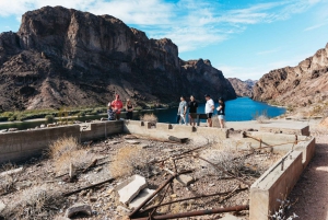 ラスベガス発：エメラルド洞窟ガイド付きカヤックツアー