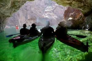 ラスベガス発：エメラルド洞窟ガイド付きカヤックツアー