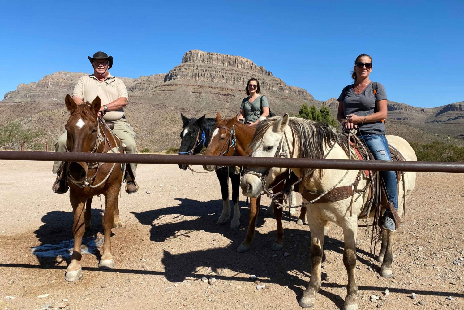 Randonnée à cheval dans la forêt de Joshua Tree avec buffle et déjeuner
