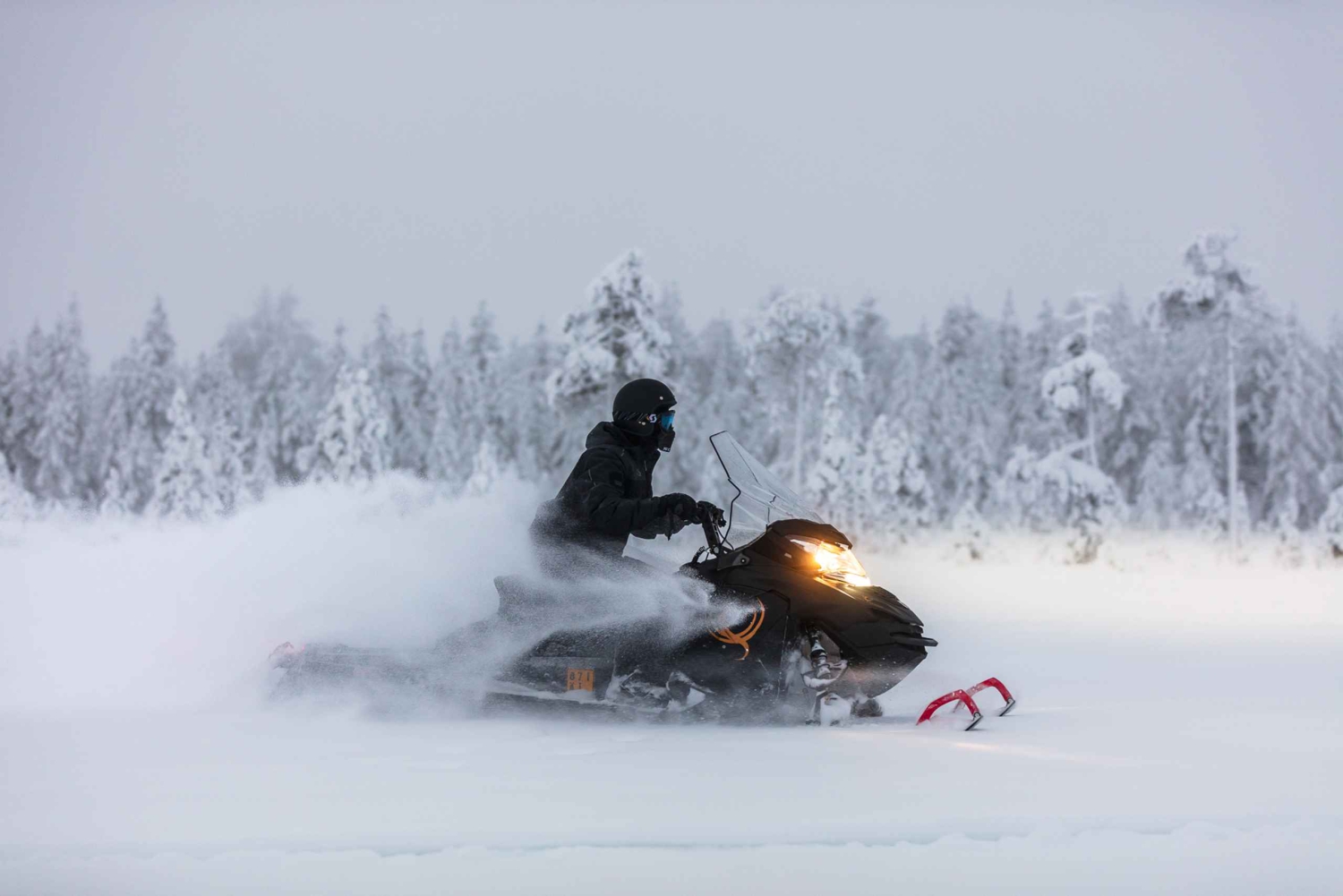 3-hour snowmobiling adventure in Levi