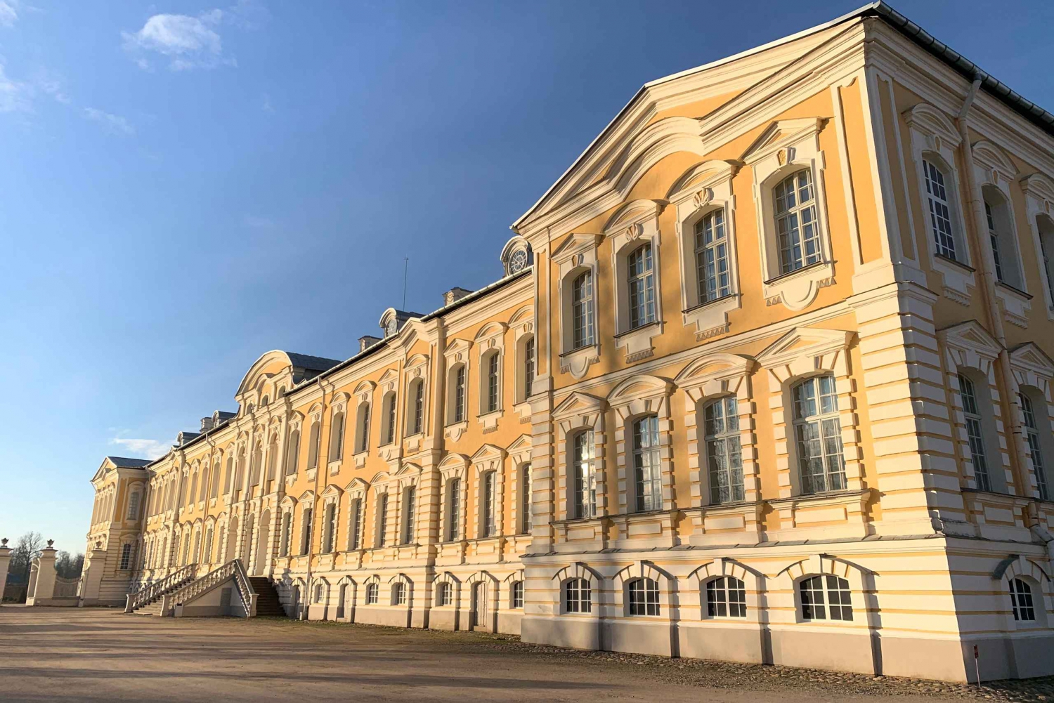 Z Rygi: wycieczka na Górę Krzyży, do Pałacu Rundale i Bauska