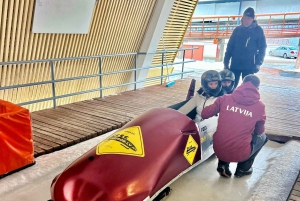 Ryga: przejażdżka bobslejowa i saneczkowa w Siguldzie z transportem z hotelu