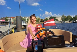 Riga: Private Boat Tour City Canal and Daugava