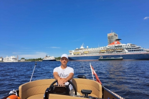 Riga: Private Boat Tour City Canal and Daugava