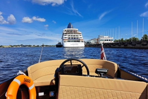 Riga: Private Boat Tour City Canal and Daugava