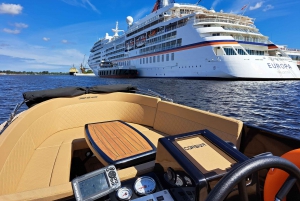 Riga: Private Boat Tour City Canal and Daugava