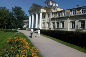 Riga: Private Sigulda, Turaida, and Gauja National Park Tour