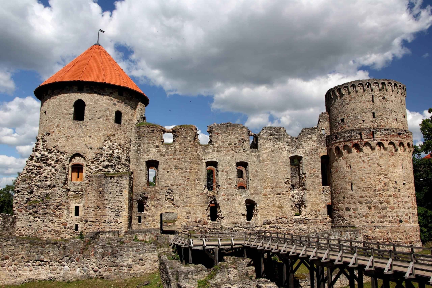 Riga to Sigulda & Cesis: Explore Latvia’s Medieval Castles