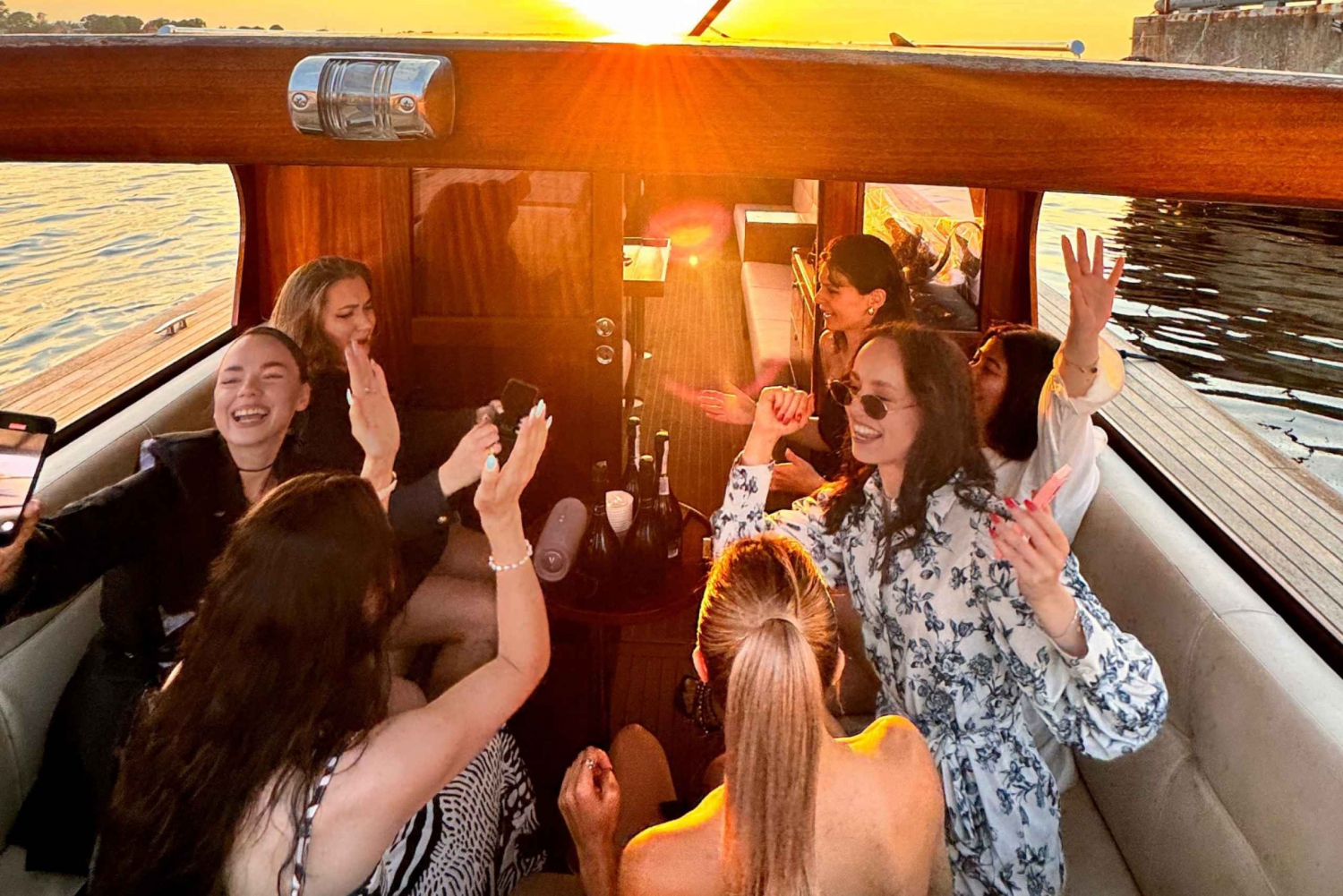 Рига: частная VIP-экскурсия на лодке по Даугаве