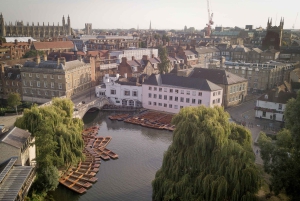 Cambridge: Alumni-Led Walking & Punting Tour w/Kings College