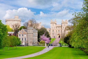 From London: Stonehenge, Windsor and Salisbury Guided Tour
