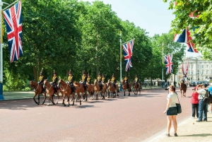 London: Golden Tours Open-Top Hop-on Hop-off Sightseeing Bus