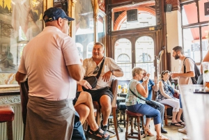 London: Historic Pubs of Central London Walking Tour