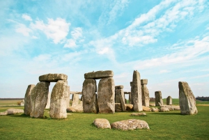 London: Stonehenge, Windsor, and Bath Day Trip by Bus