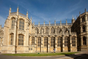 London: Stonehenge, Windsor Castle, Bath, Lacock & Pub Lunch