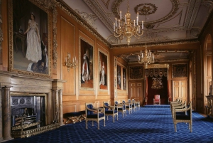 London: Stonehenge, Windsor Castle, Bath, Lacock & Pub Lunch