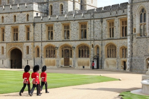 Windsor Castle Hampton Court palace Private Tour with Ticket
