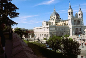 Explorez Madrid en 60 minutes. Tuktour + tukguide