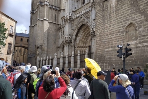 From Madrid: Guided Day Trip to Segovia and Toledo
