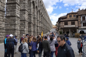 From Madrid: Guided Day Trip to Segovia and Toledo