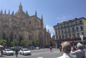 From Madrid: Guided Day Trip to Segovia and Toledo