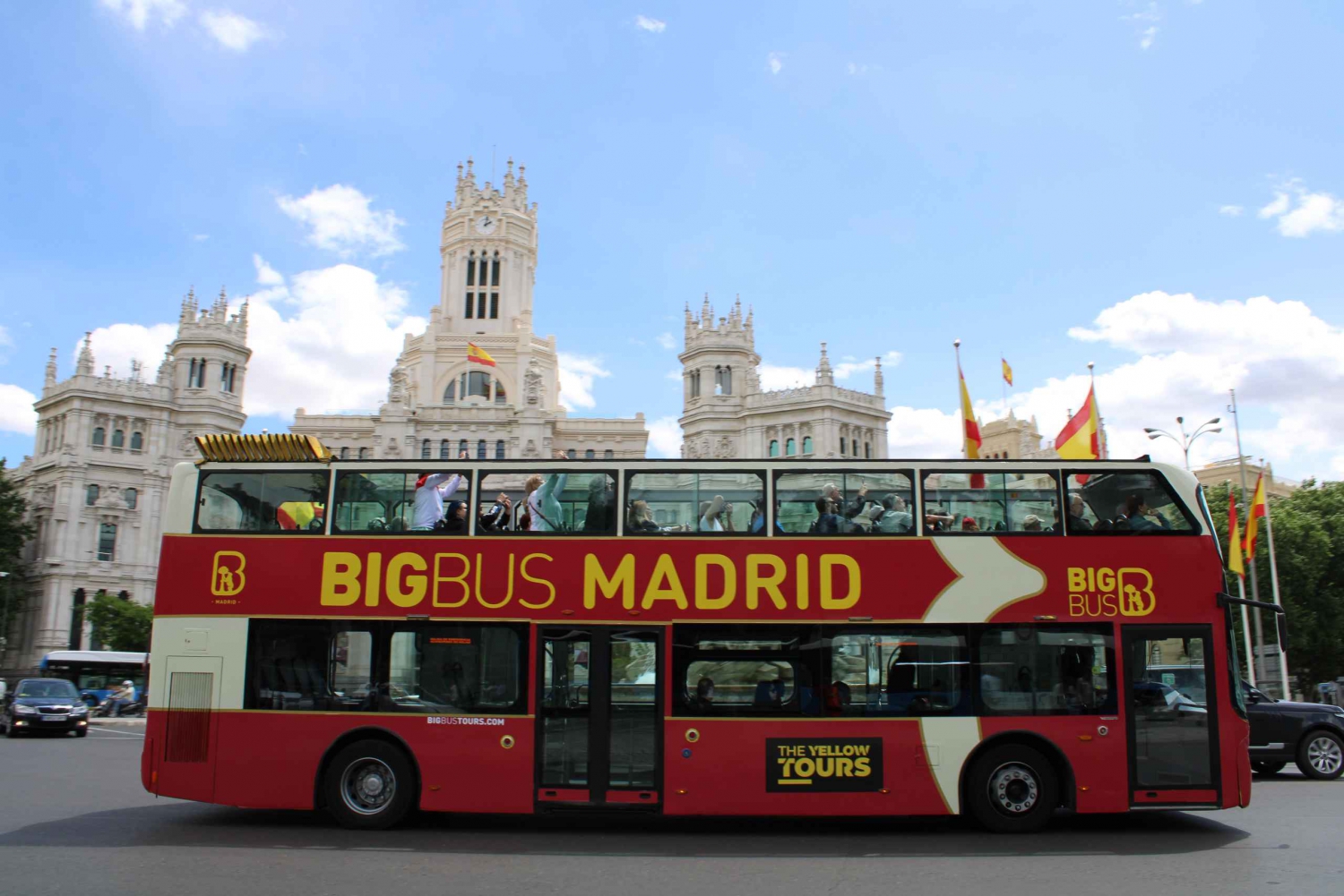 Madrid: Open-Top Big Bus Sightseeing Tour live-oppaan kanssa
