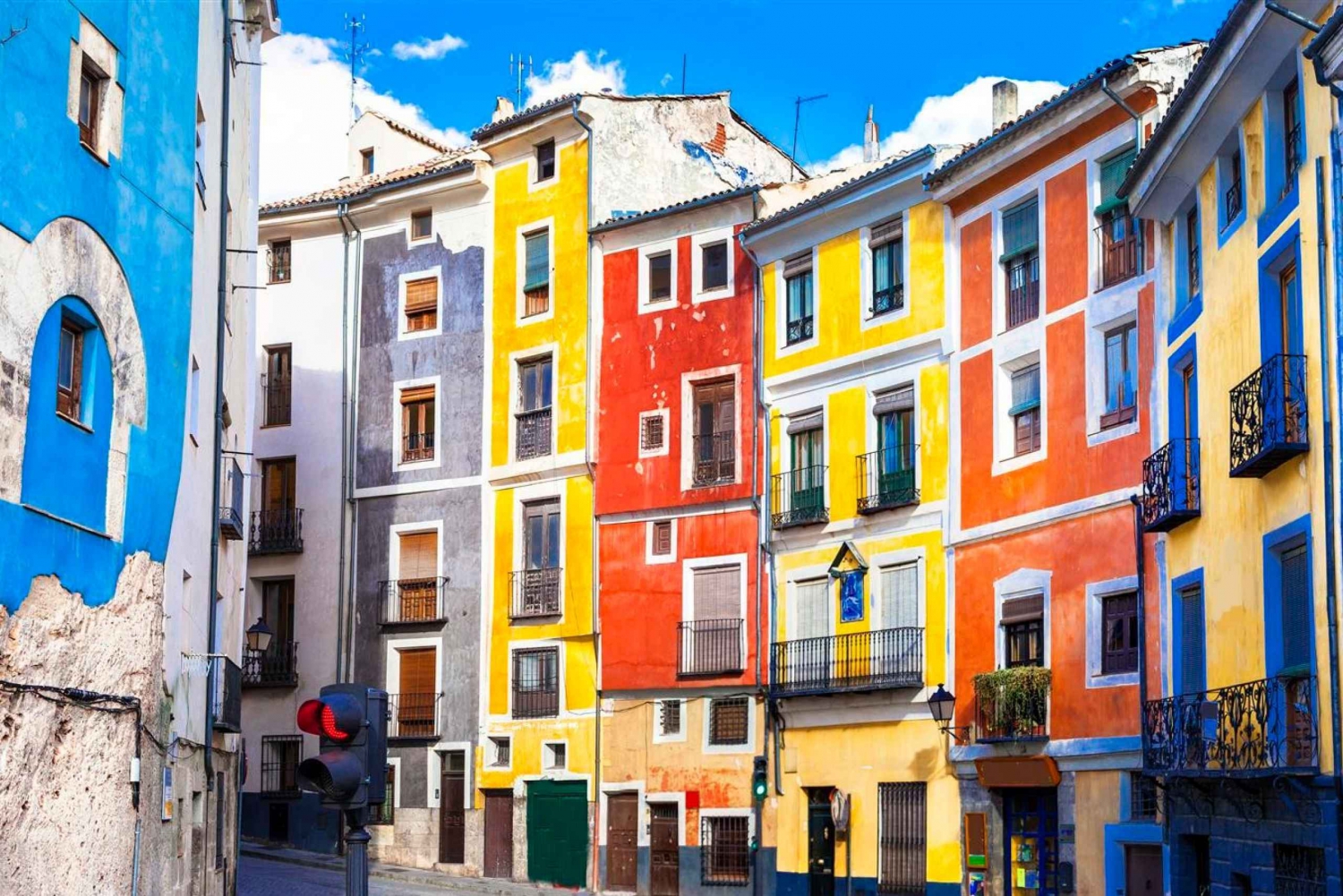 Madrid: Cuenca, Hanging Hauses and Cathedral Full-Day Trip