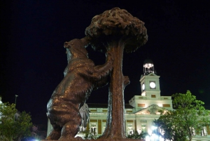 Madrid: Enchanted Evening Walking Tour in Spanish