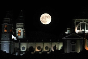 Madrid: Enchanted Evening Walking Tour in Spanish