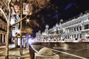 Madrid: Enchanted Evening Walking Tour in Spanish