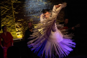 Madrid: La Cueva de Lola Flamenco Show Tickets with Drink