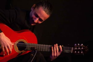 Madrid: La Cueva de Lola Flamenco Show Tickets with Drink