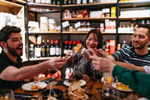 Madrid: Local Tapas and Wine Tour with Drinks & Views