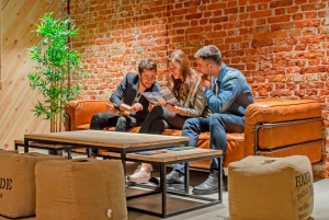 Madrid: Local Tapas and Wine Tour with Drinks & Views