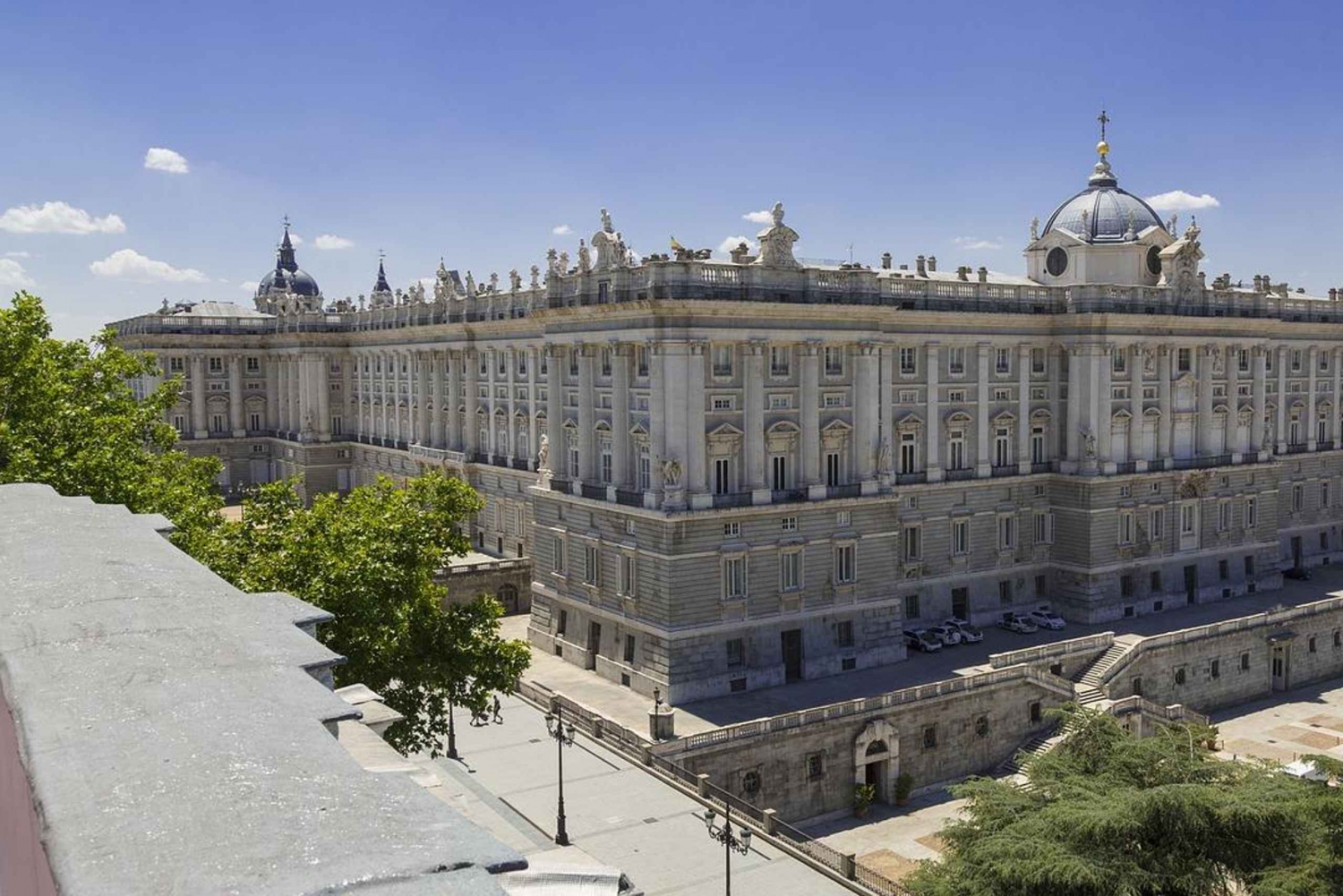 Madrid Private Tour: Royal Palace, Sol & Gran Via