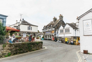 From Manchester: Lake District Bus Tour & Windermere Cruise