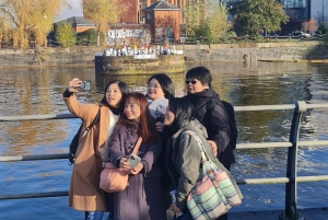 Manchester: Salford Quays Guided Walking Tour