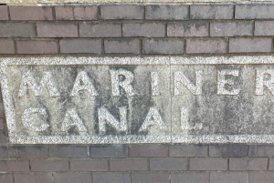 Manchester: Salford Quays Guided Walking Tour